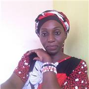 Professeur particulier donne des cours aux élèves du primaire session francophone et du collège